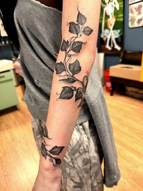 Black and grey floral leg piece